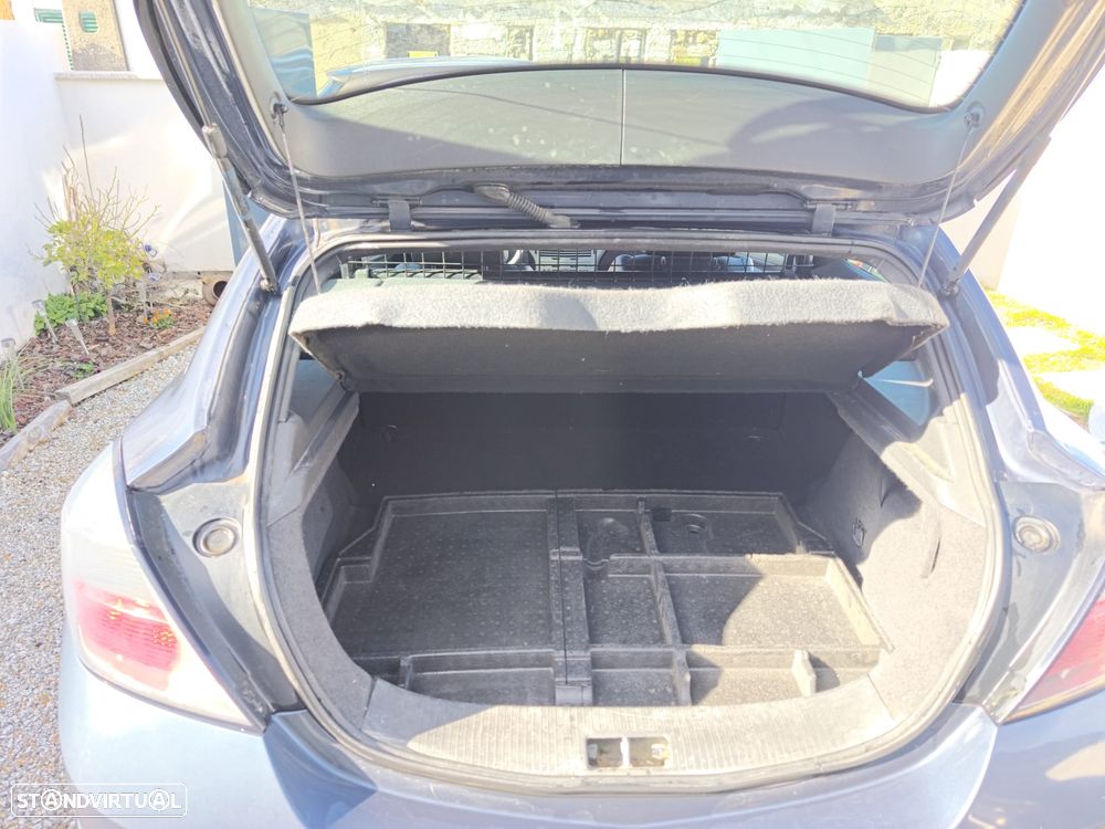 Opel Astra GTC 1.3 CDTI - 11