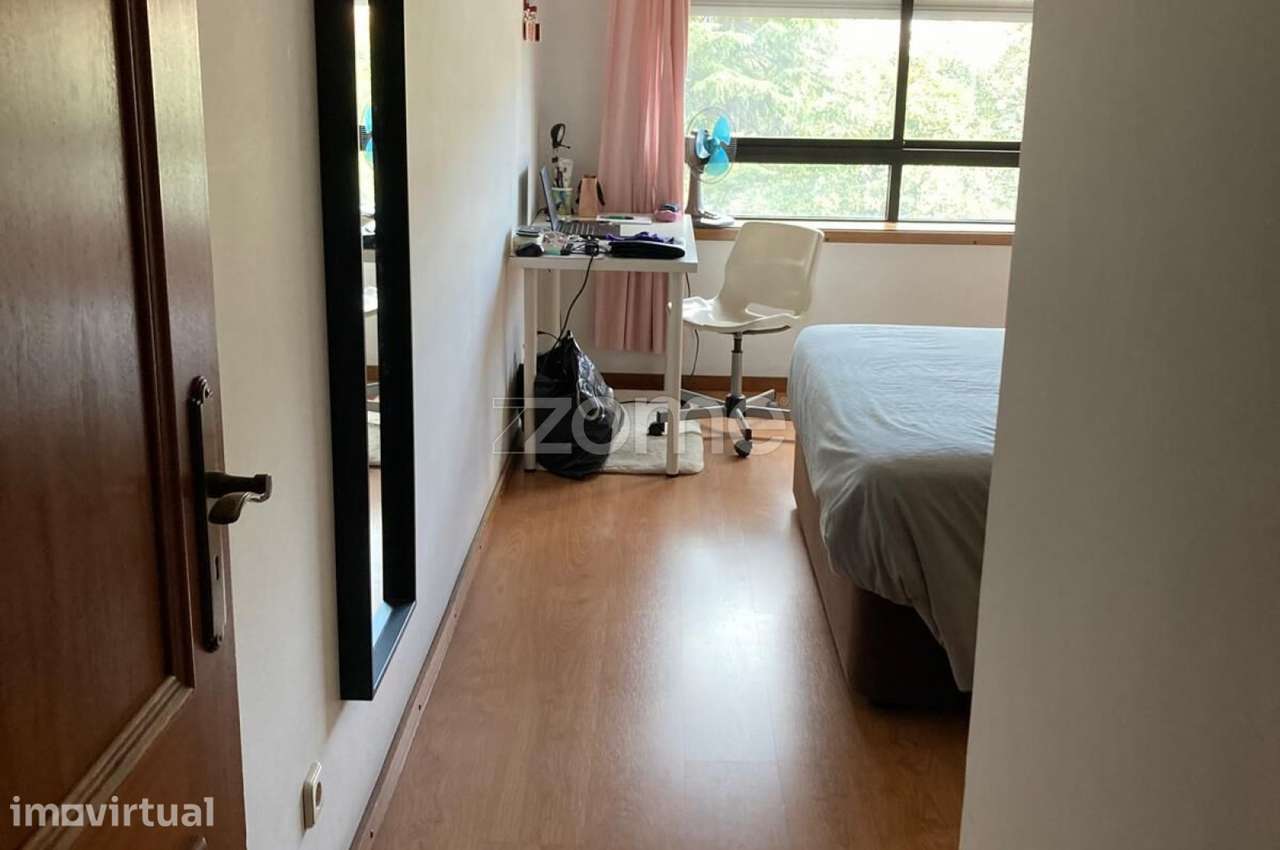 Arrendamento | Apartamento T2 Remodelado na Rua Elísio de Moura - Grande imagem: 2/15