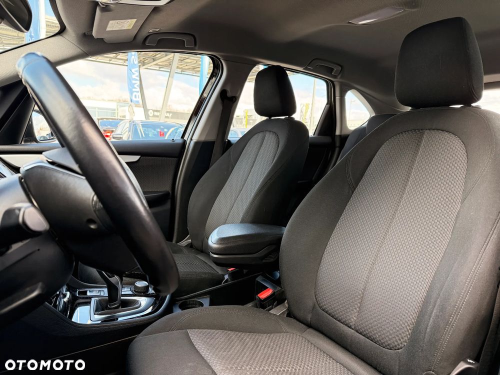 BMW Seria 2 218d - 25