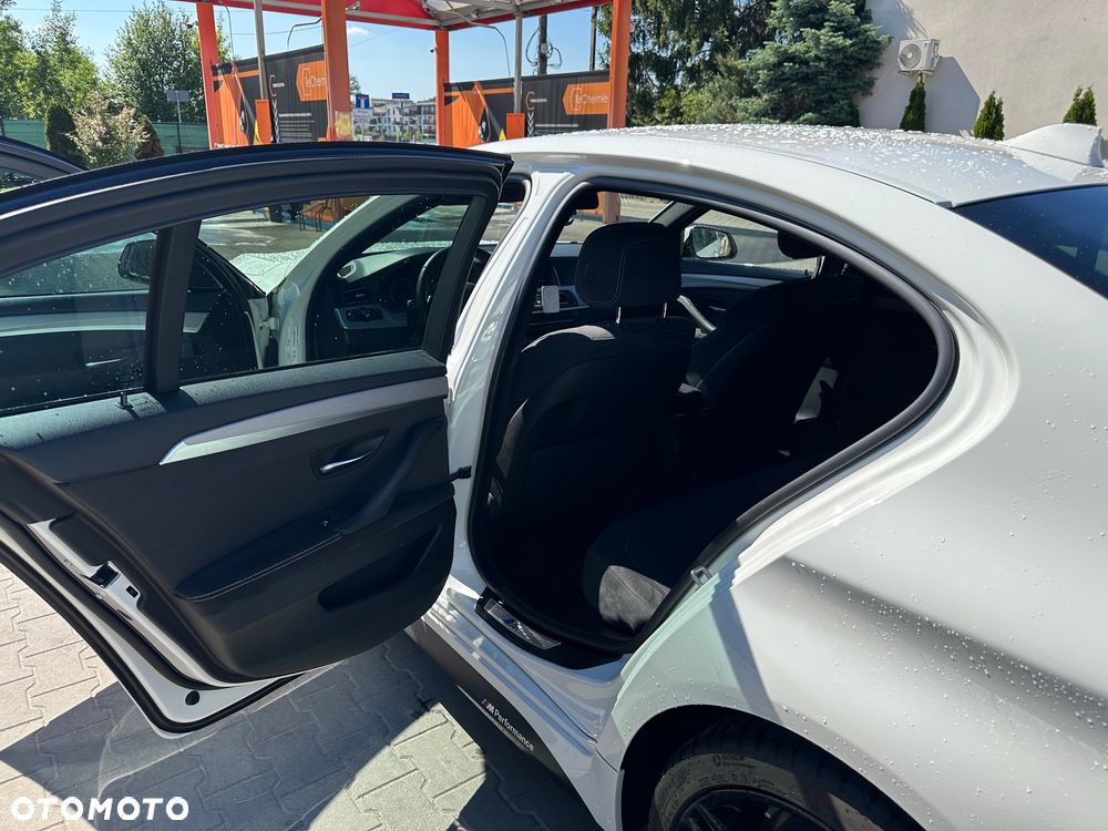 BMW Seria 5 520d xDrive - 8