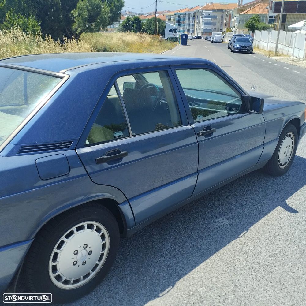 Mercedes-Benz W201 (1982-1993) - 11