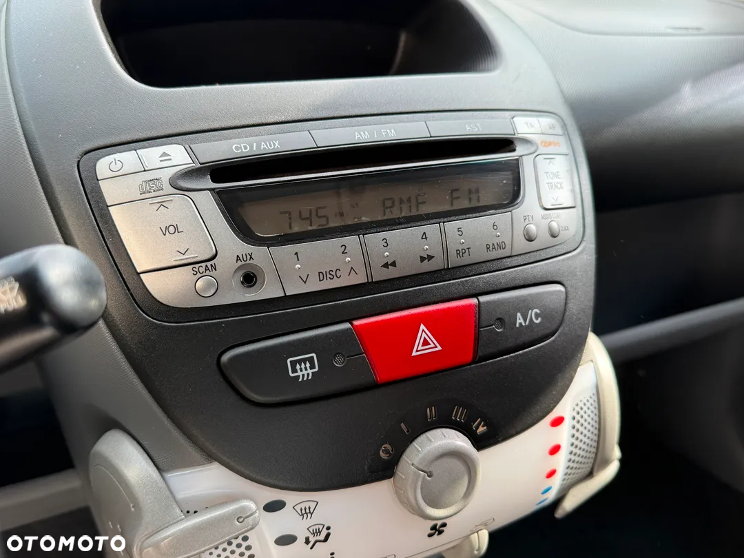 Peugeot 107 - 14