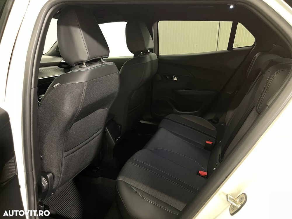 Peugeot 2008 1.2 L PureTech STT Allure - 12