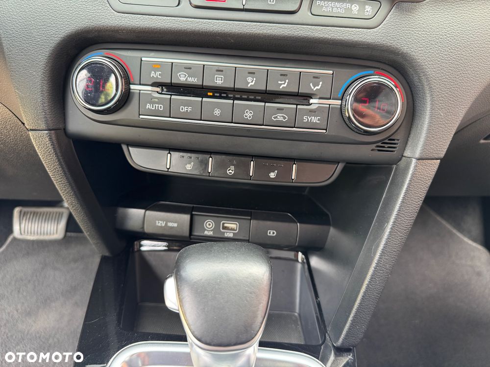 Kia Ceed 1.4 T-GDI DCT OPF GT Line - 28