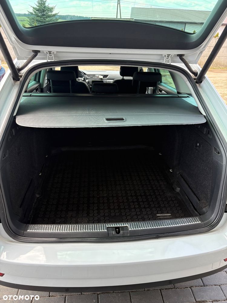 Skoda Superb 2.0 TDI Ambition DSG - 9