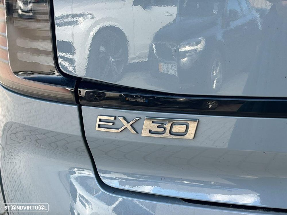Volvo EX30 Single Motor Extended Range RWD Plus - 25