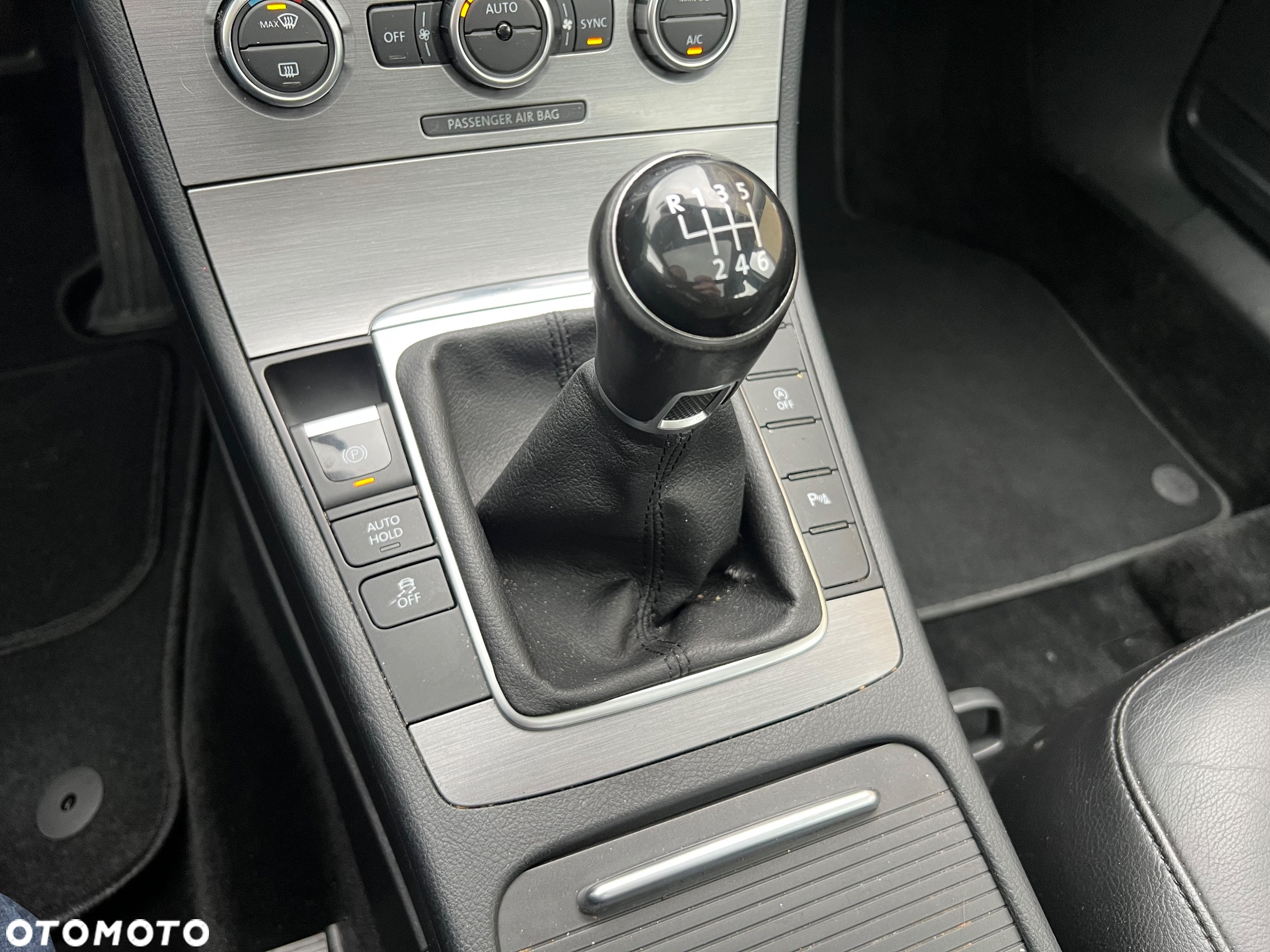 Volkswagen Passat Variant 2.0 Blue TDI SCR Comfortline - 21