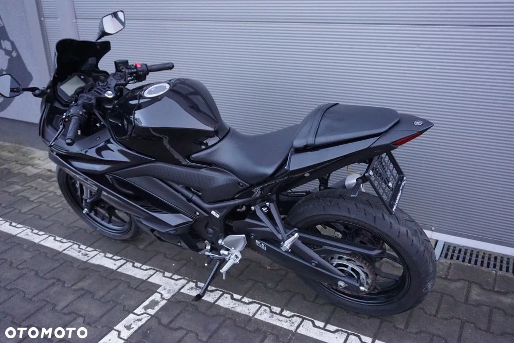 Yamaha YZF - 12