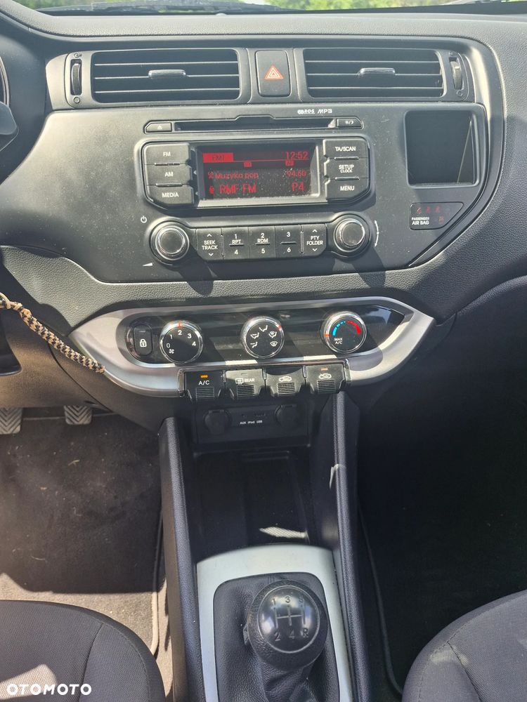 Kia Rio 1.2 Edition 7 - 10