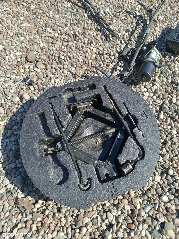 LEWAREK PODNOŚNIK SAMOCHODOWY KIA PROCEED I 09149-1H000 - 1