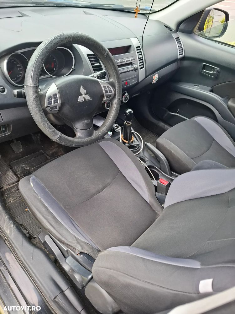 Mitsubishi Outlander 2.0 2WD Invite A04 - 5