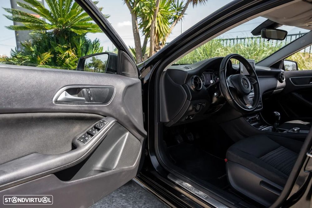 Mercedes-Benz A 180 d Fleet Pack Urban - 13