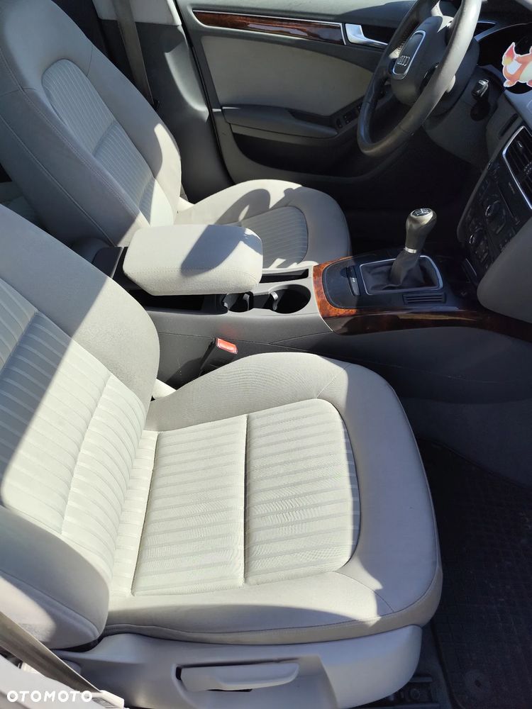 Audi A4 Limousine - 14