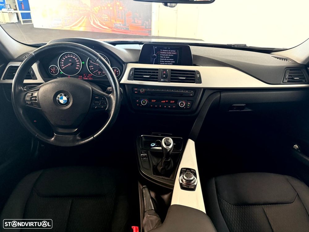BMW 318 d Touring Navigation - 23