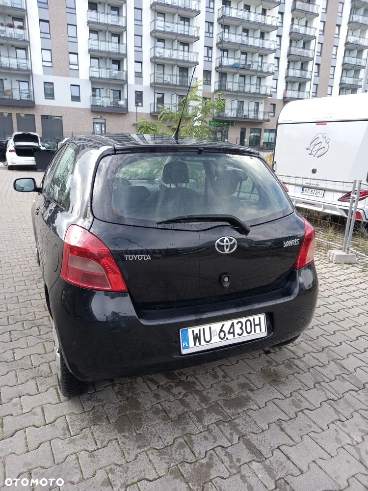 Toyota Yaris 1.0 Terra - 2