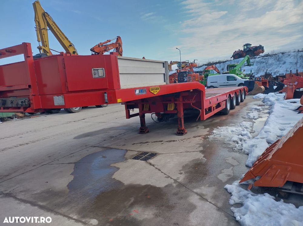 Broshuis 4AUO-4 axe, EXTENSIBILA, 2 axe viratoare, axe GIGANT, Masa propie 10,8t, Carte identitate RAR, inaltime podea 0,89m, lungime podea 9m, latime 2,55m, extensibila lateral la 3m-PROMOTIE 29.000 EUR+Tva - 5