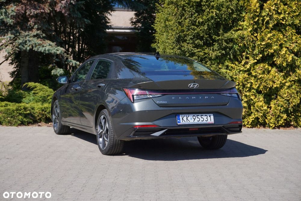 Hyundai Elantra - 5