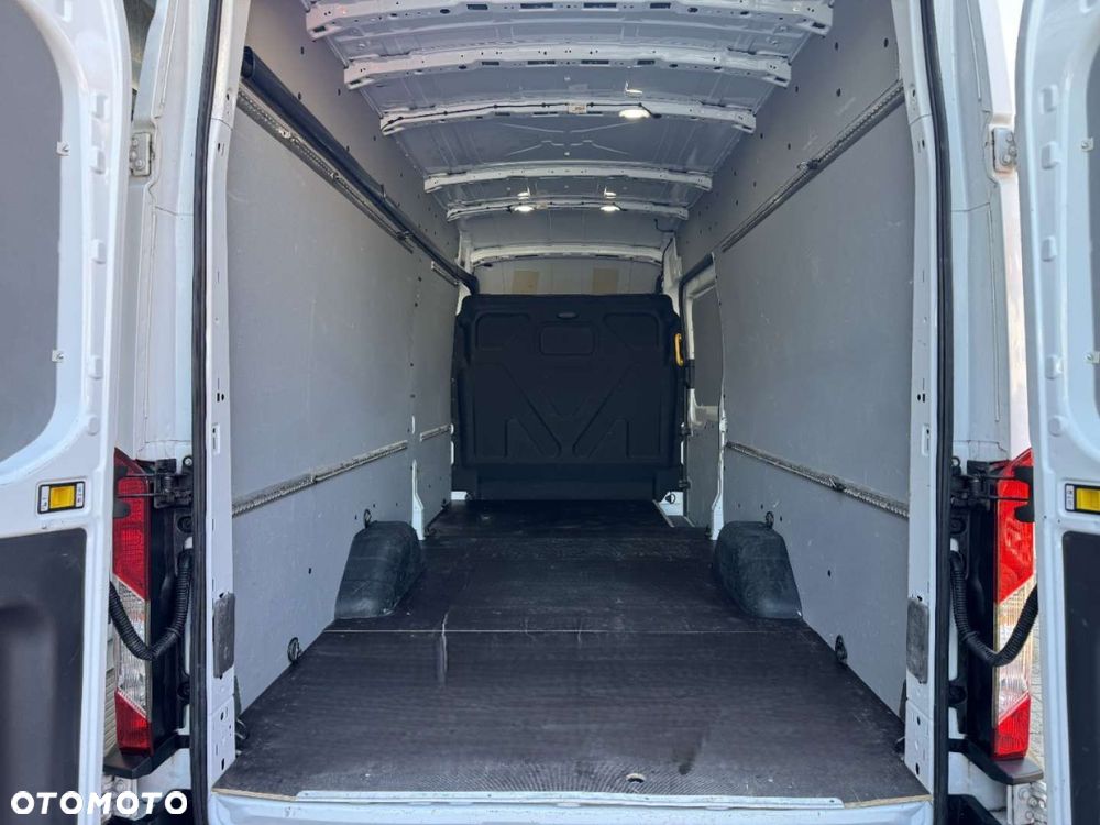 Ford Transit - 30