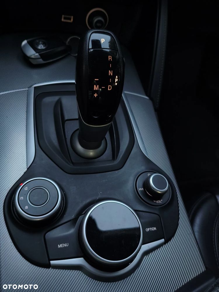 Alfa Romeo Stelvio 2.2 16V AT8 Q4 Super - 33