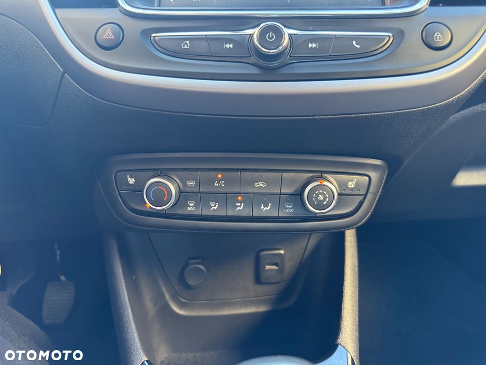 Opel Crossland X 1.2 T Design Line S&S - 23