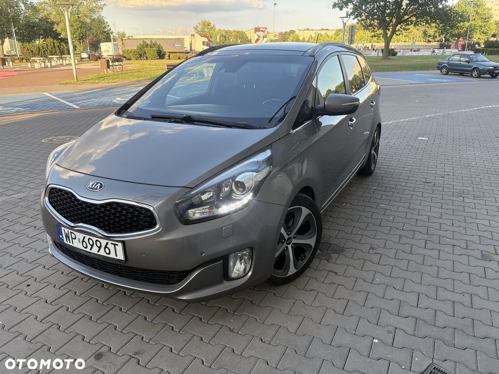Kia Carens - 1