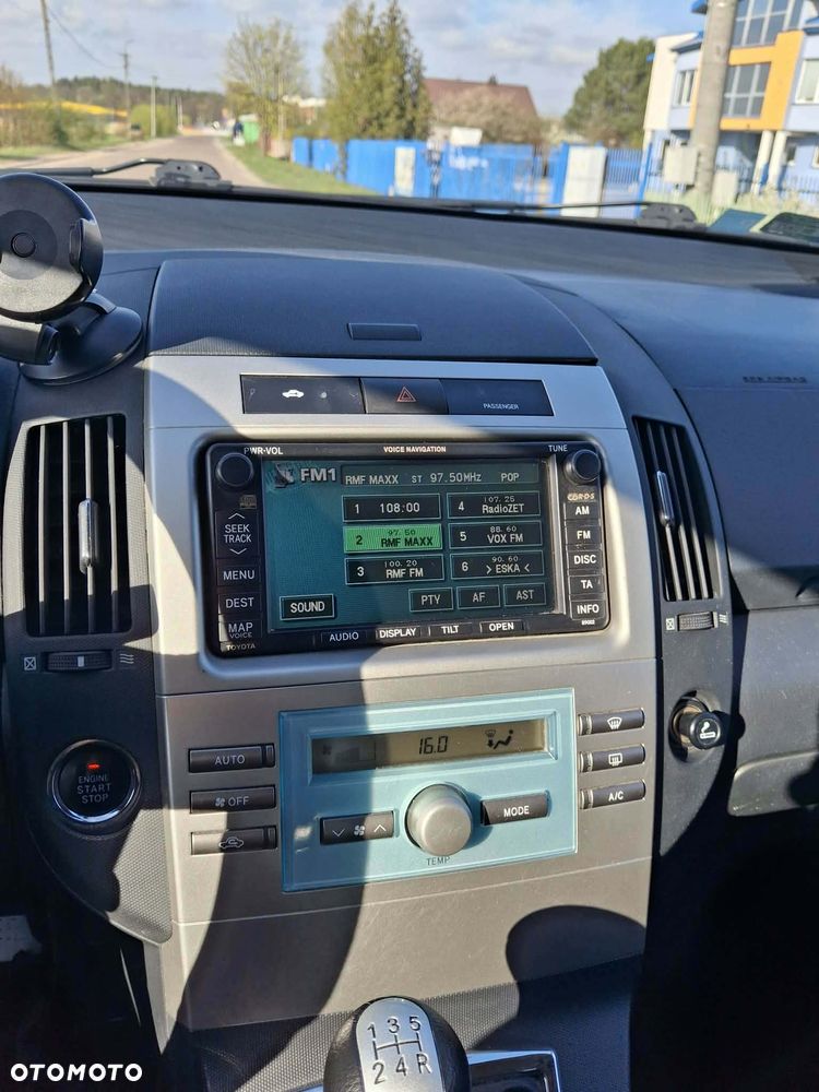 Toyota Corolla Verso - 6