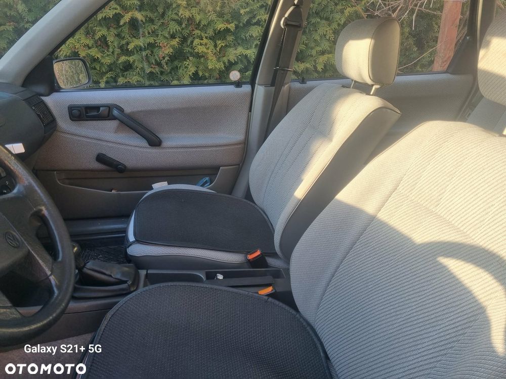 Volkswagen Passat - 9