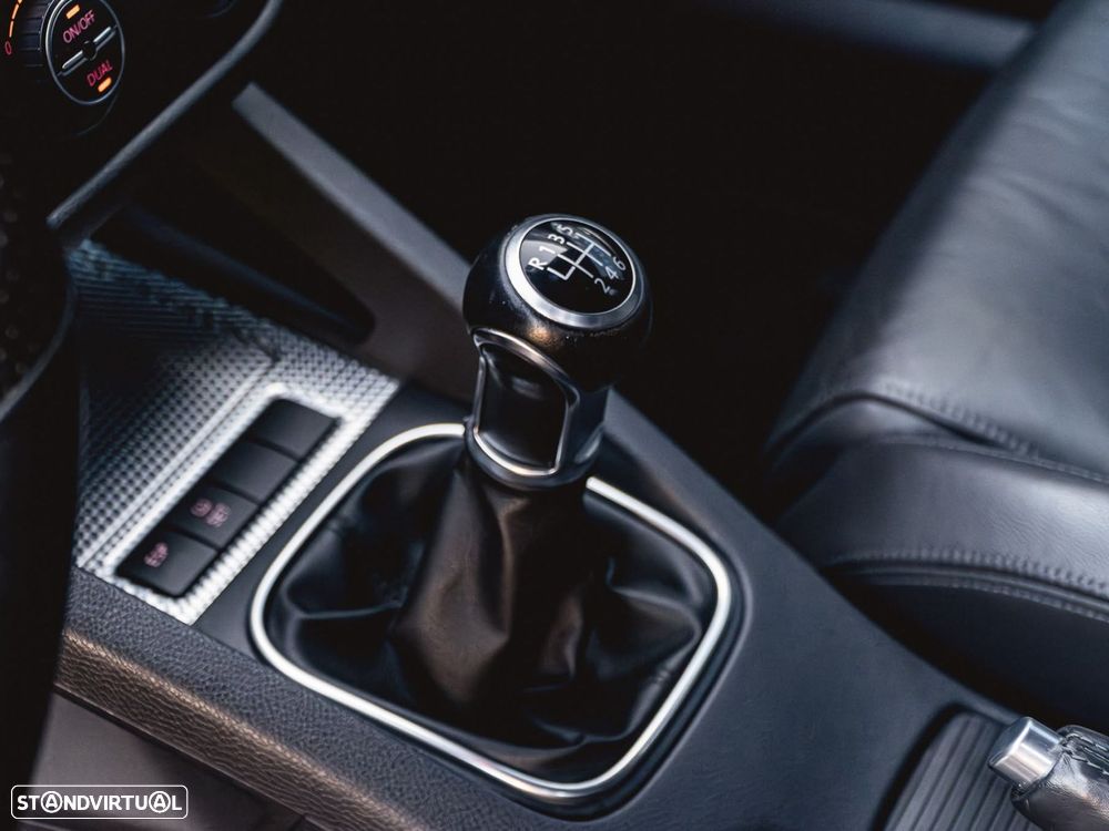 VW Golf 3.2 R32 4Motion - 12