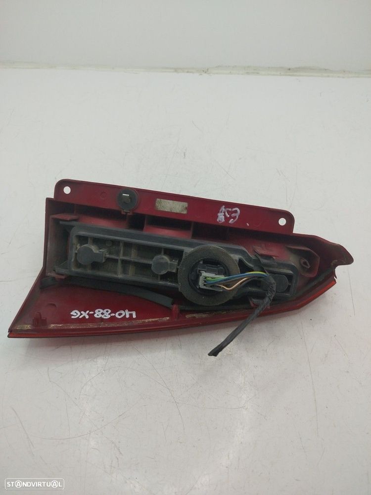 Farolim Stop Esq Ford Focus I Carrinha (Dnw) - 3