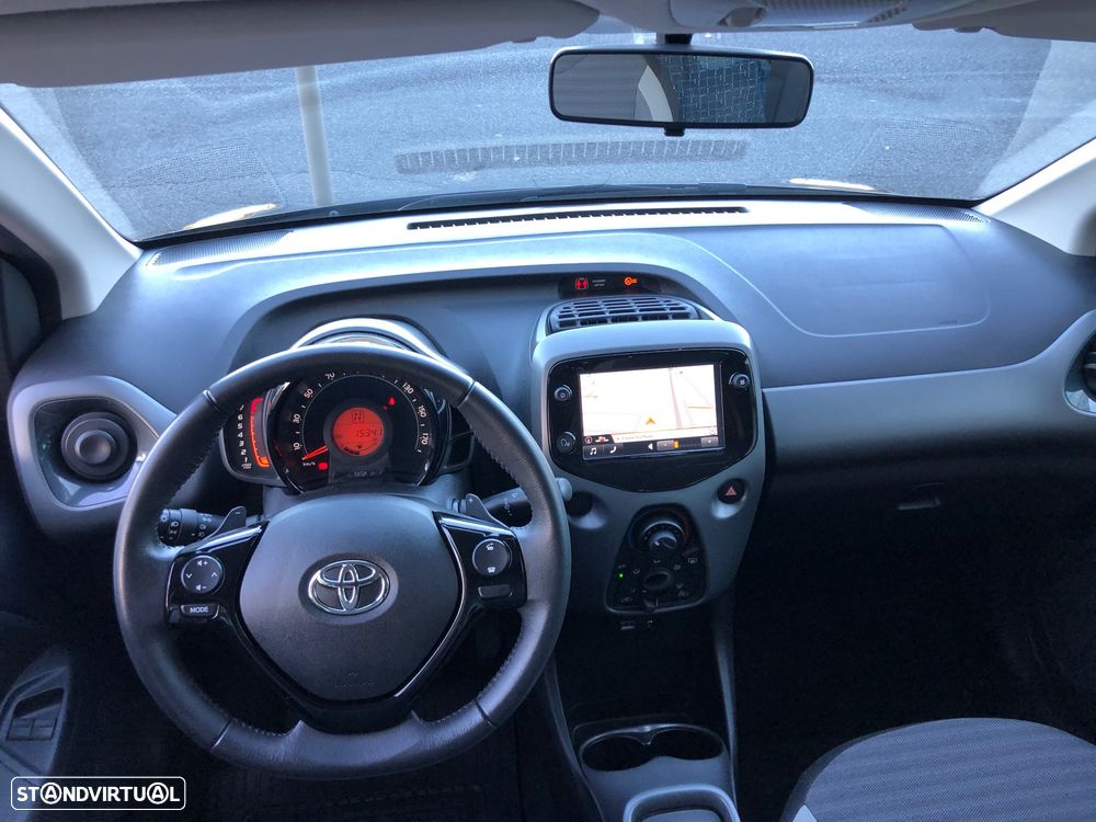 Toyota Aygo 1.0 X-Play Plus MM - 32