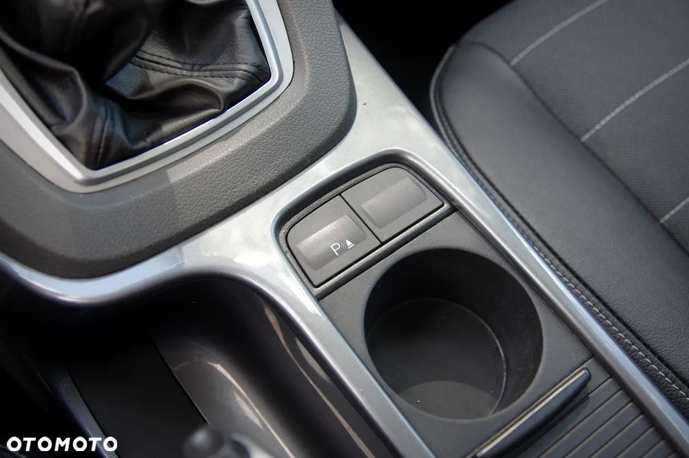 Ford Kuga 2.0 TDCi 2x4 Titanium - 38