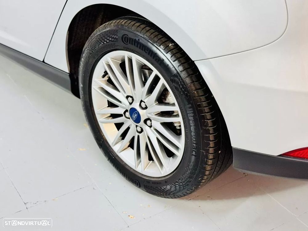 Ford Focus 1.0 EcoBoost S&S ACTIVE X - 15
