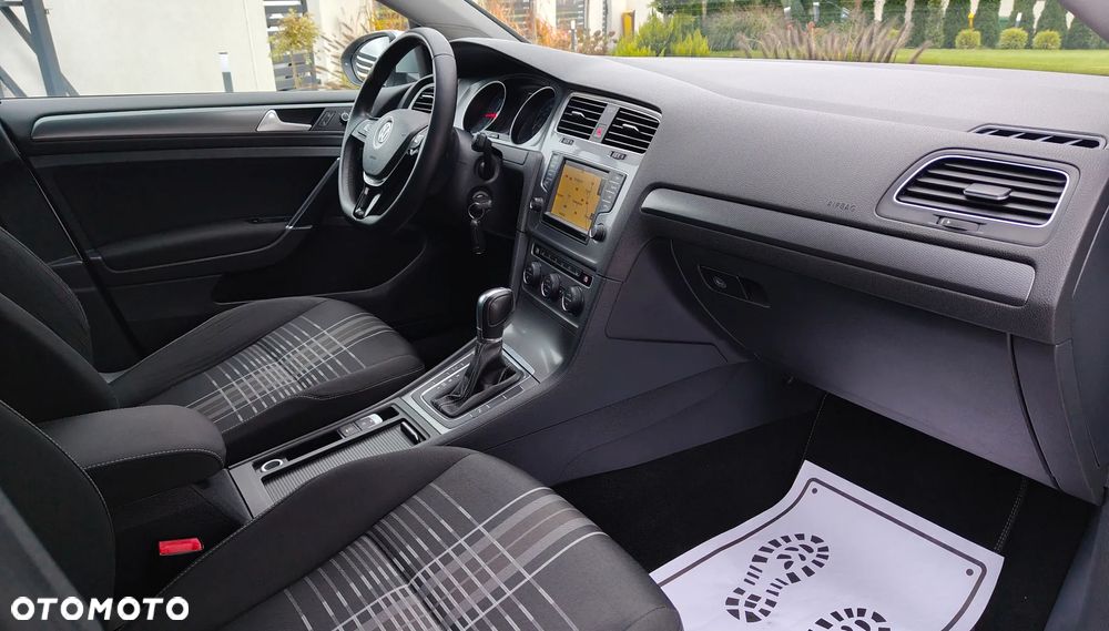 Volkswagen Golf 1.6 TDI BlueMotion Technology DSG Lounge - 26