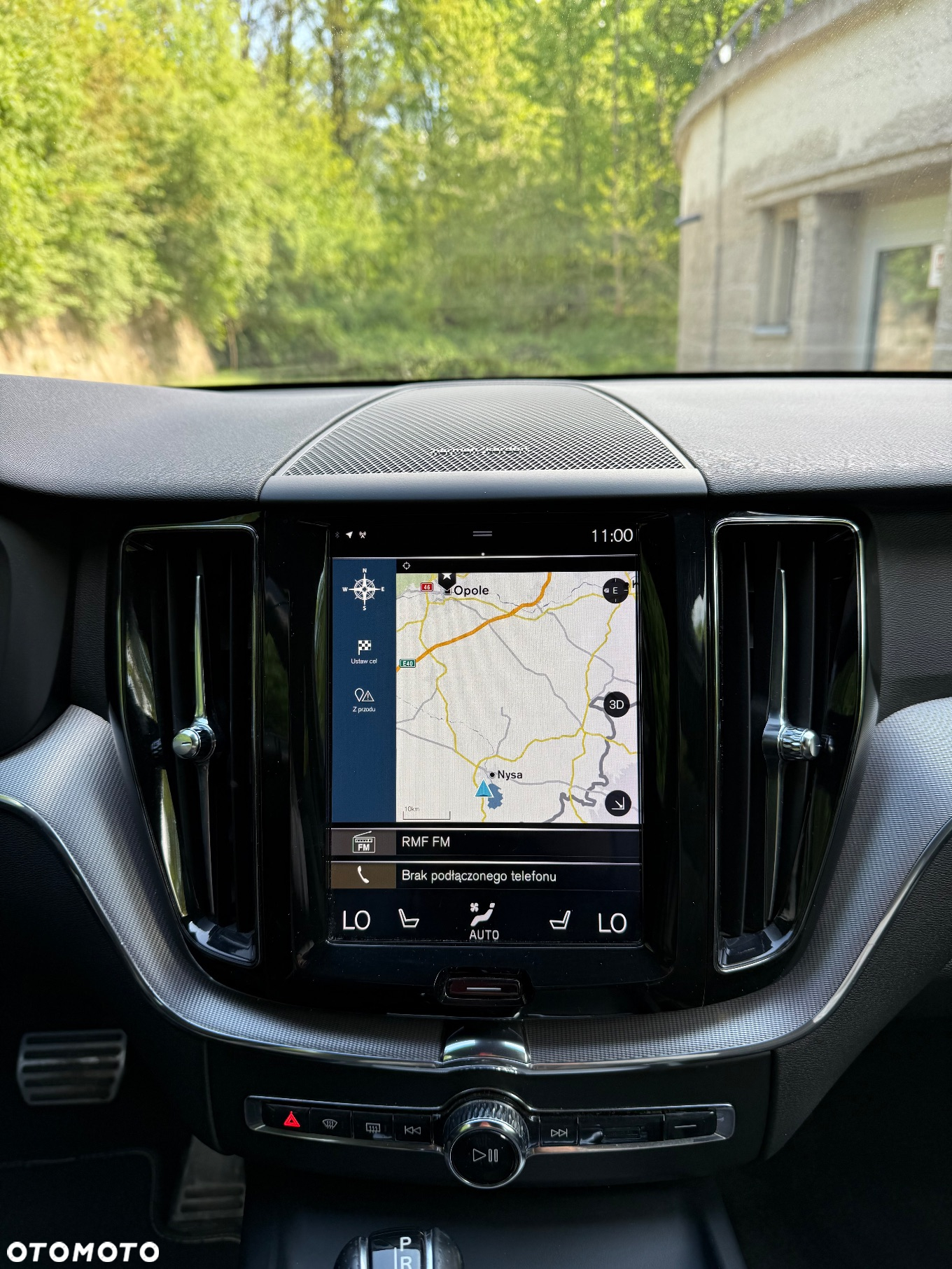 Volvo XC 60 D4 AWD R-Design - 36