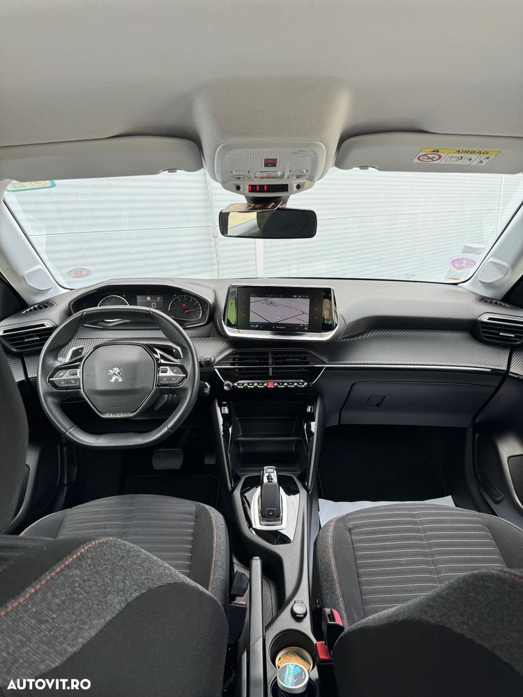 Peugeot 208 - 5