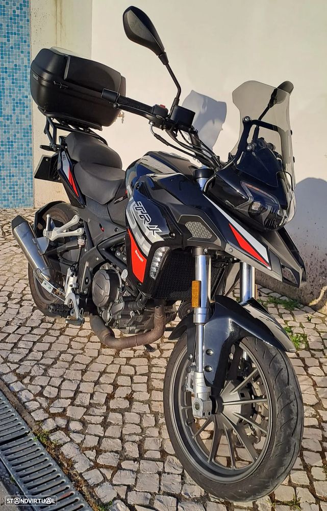 Benelli TRK 251 - 1