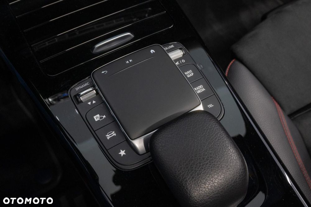 Mercedes-Benz CLA 250 e PHEV AMG Line 8G-DCT - 35