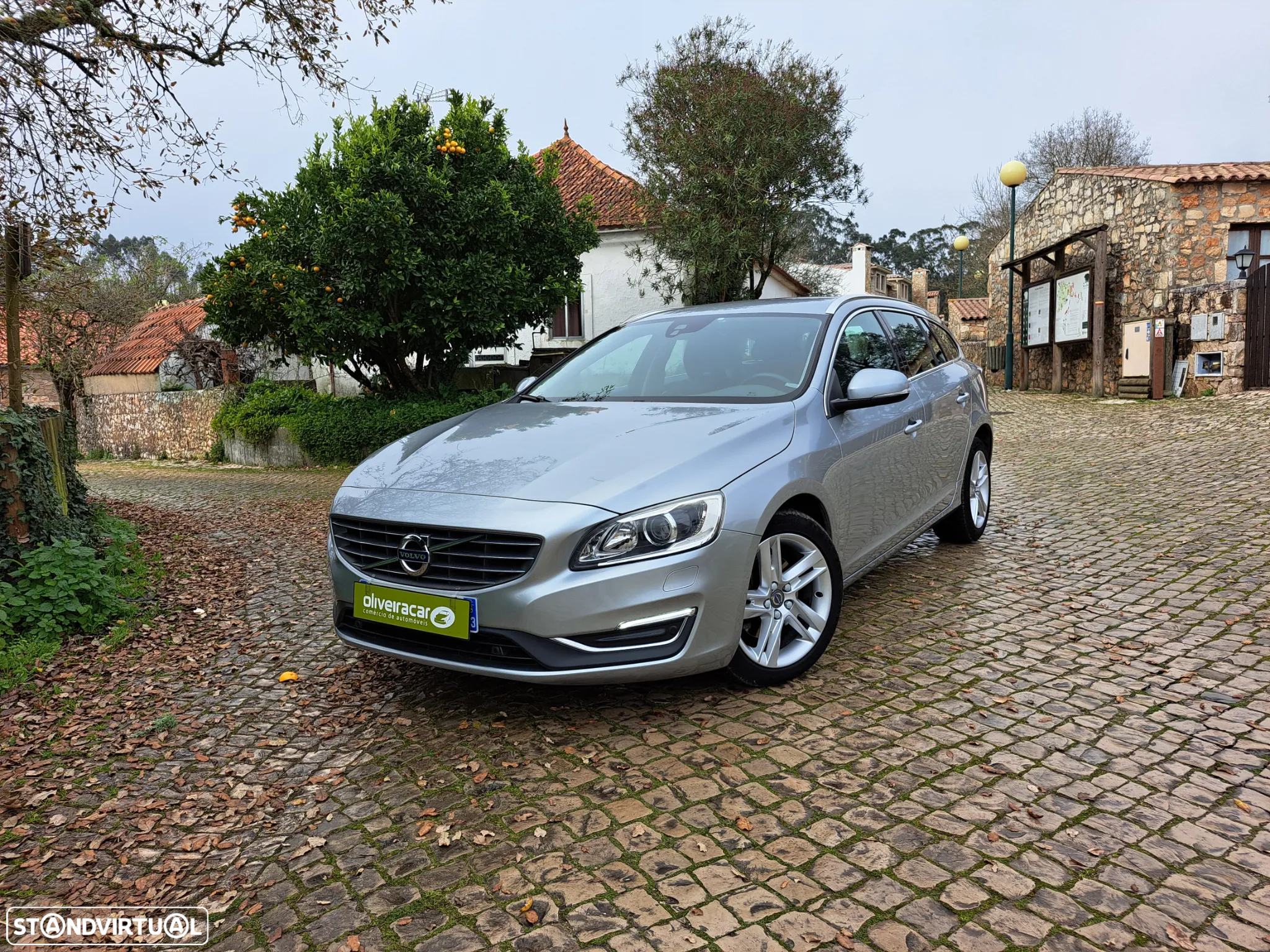 Volvo V60 D4 Geartronic Summum - 11