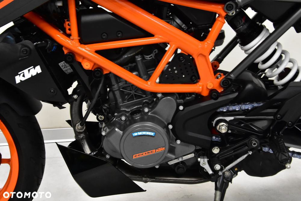 KTM Duke 125 - 21