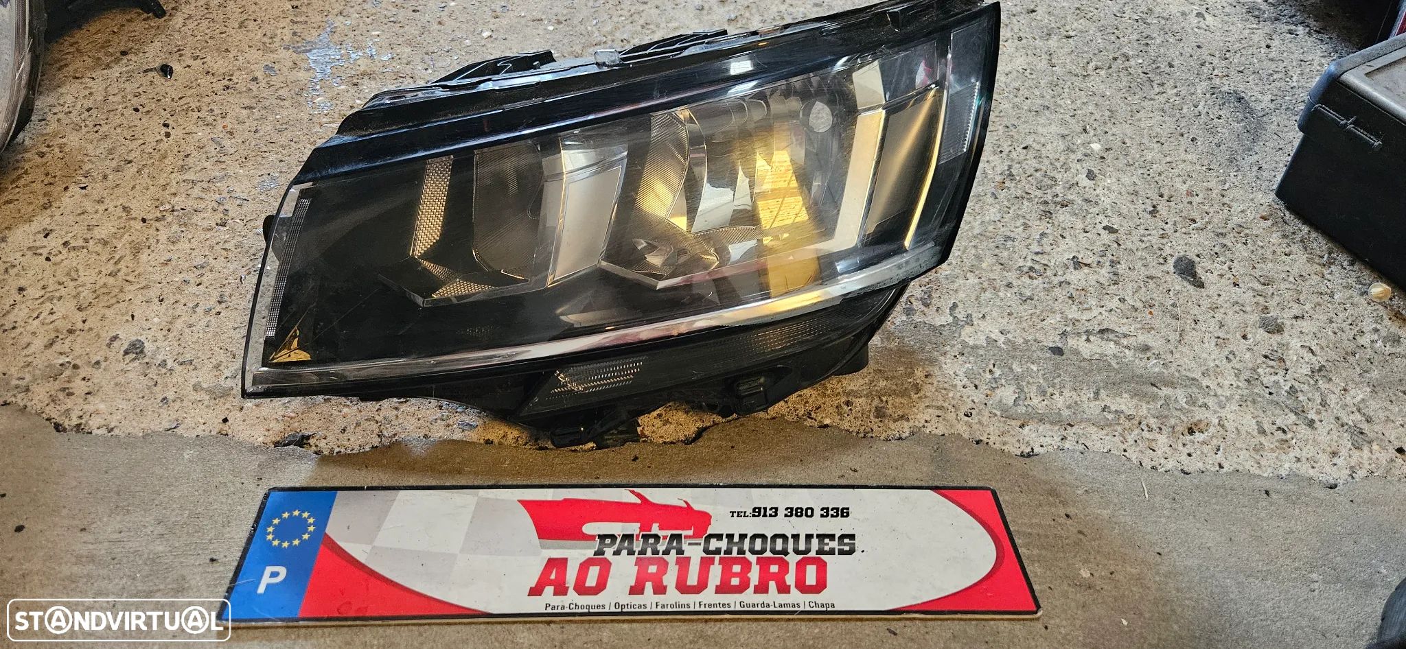 Farol esq vw transporter t6 - 1