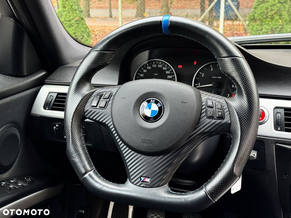 BMW Seria 3 320i - 25