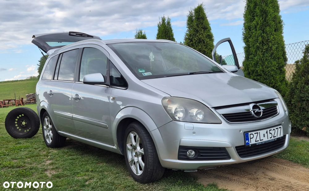 Opel Zafira 1.9 CDTI Cosmo - 3