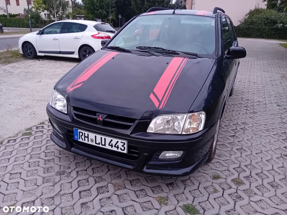 Mitsubishi Space Star 2002 photo 2