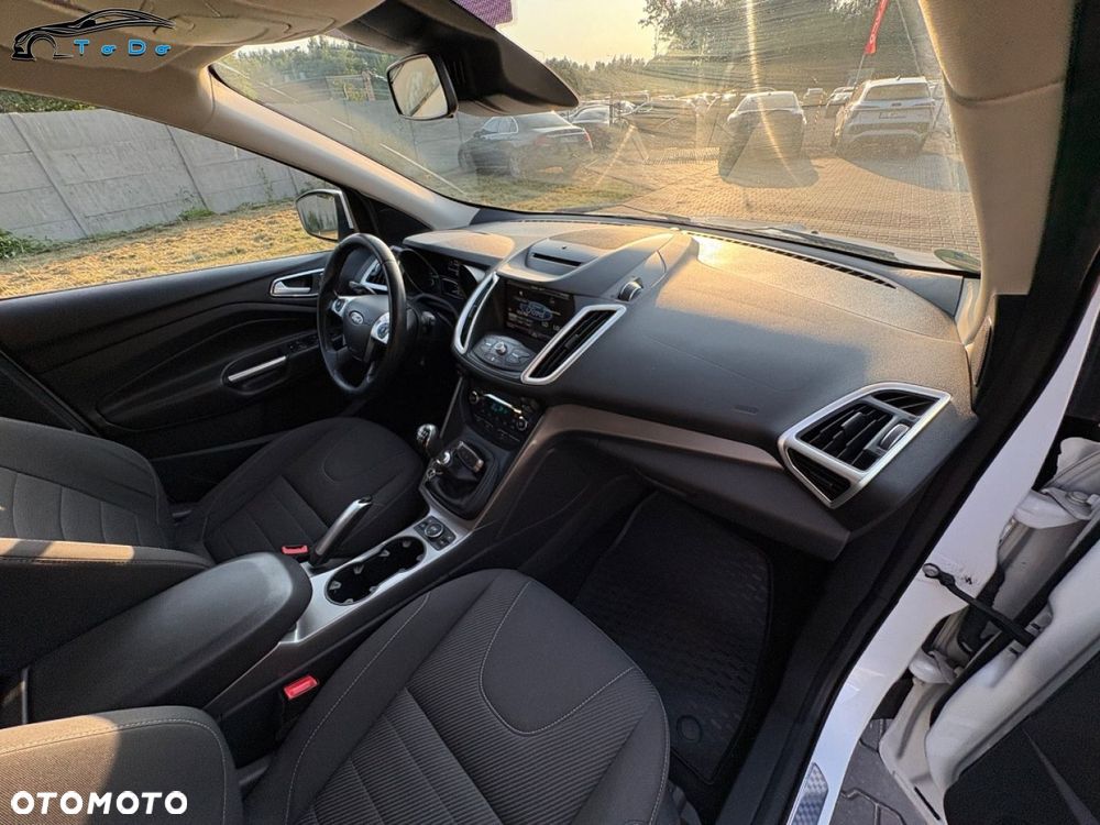 Ford Kuga 2.0 TDCi FWD Titanium Plus - 25