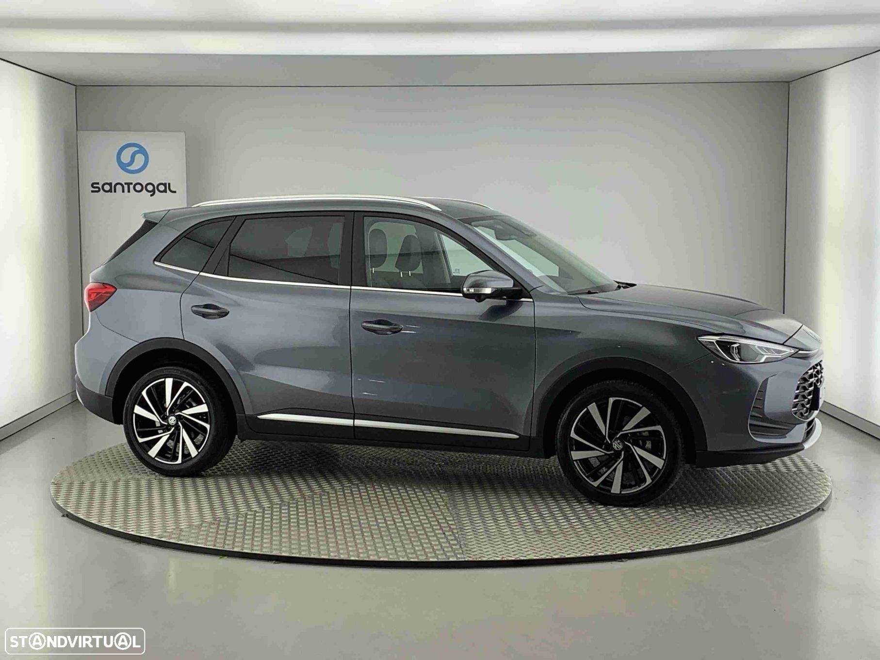 MG ZS 1.5 Hybrid+ Luxury - 1