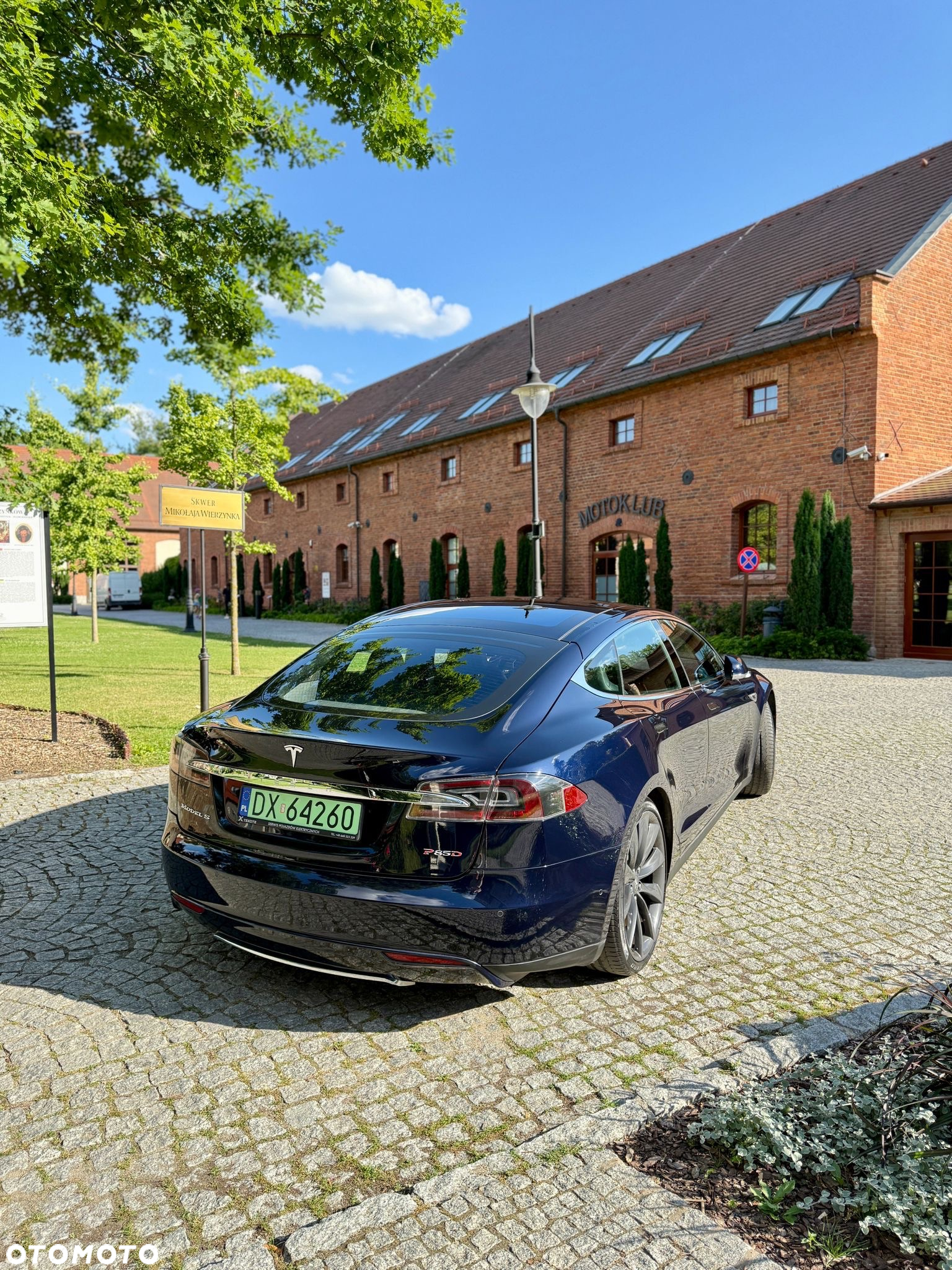 Tesla Model S Performance - 13