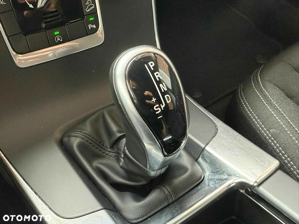Volvo V60 T5 Drive-E Kinetic - 22