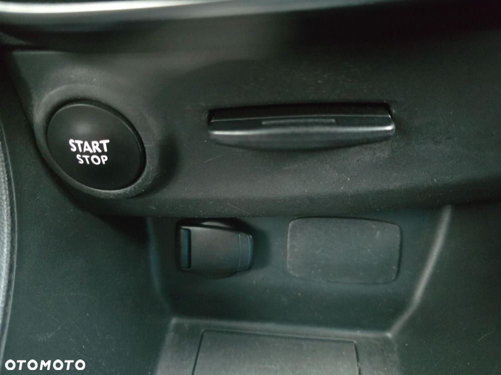 Renault Clio 0.9 TCe Limited - 22
