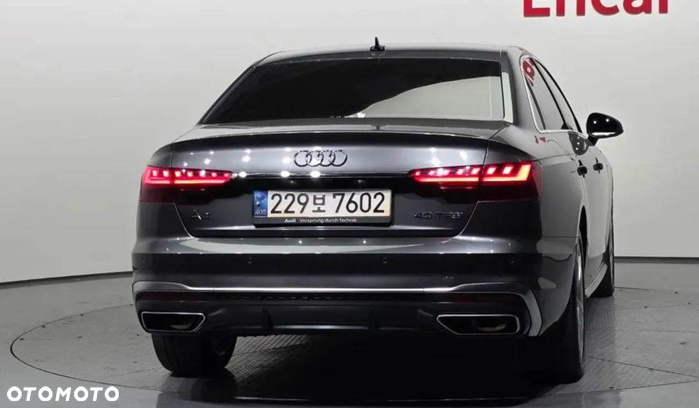 Audi A4 Limousine 40 TFSI Sport S tronic - 3