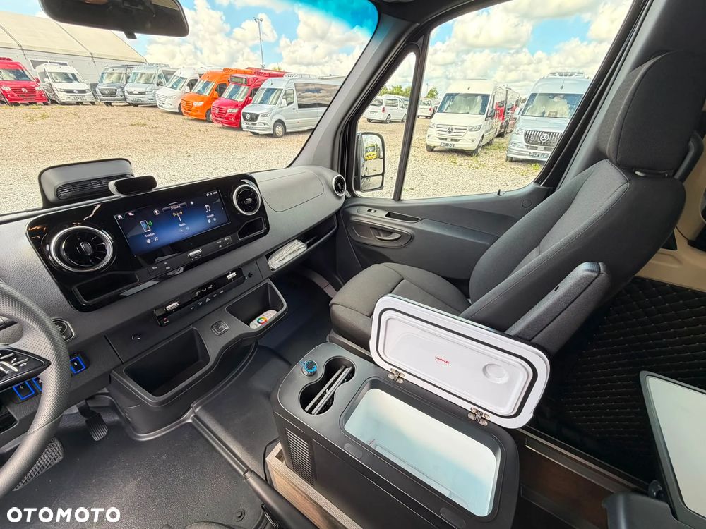 Mercedes-Benz Sprinter 319 - 25